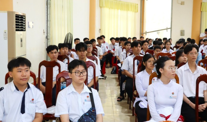 Học sinh Cà Mau tham dự kỳ thi chọn học sinh giỏi quốc gia năm học 2025-2026. (Ảnh: Quách Mến)