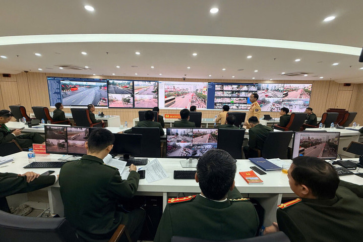 Trung tâm chỉ huy Công an TP Hà Nội điều hành toàn bộ công tác đảm bảo an ninh trật tự phục vụ Đại hội Đảng.