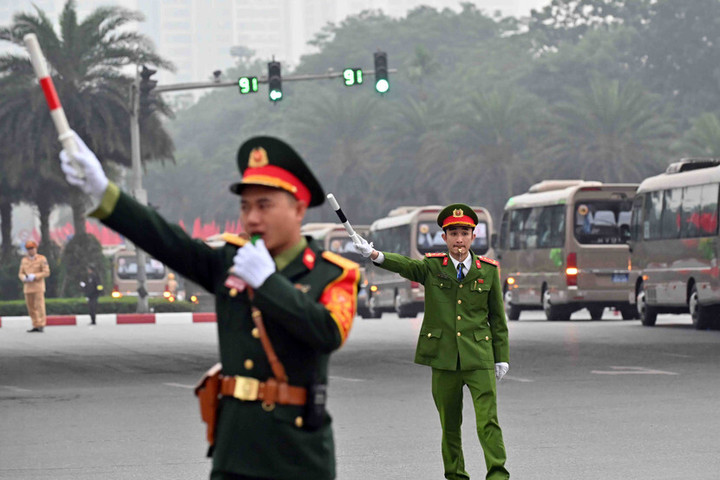 Tham dự Đại hội XIV của Đảng có 1.586 đại biểu, đại diện cho các đảng bộ trực thuộc Trung ương, các đảng bộ trong khối cơ quan Trung ương, lực lượng vũ trang và đảng bộ ngoài nước.