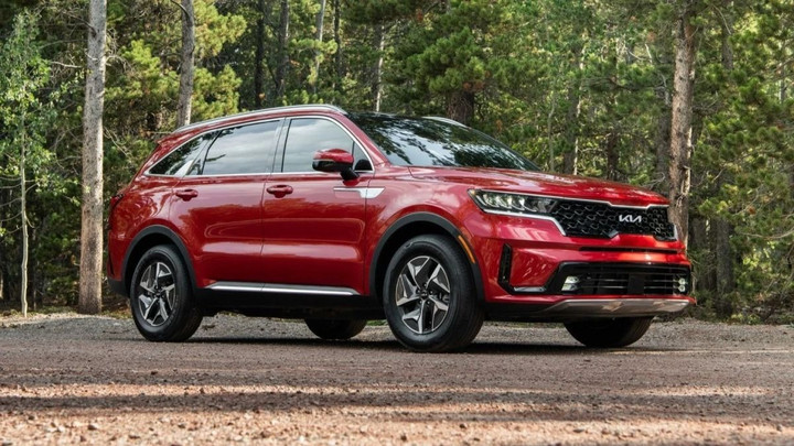 Kia Sorento nổi bật với tùy chọn 6 chỗ ngồi với hàng ghế giữa kiểu thương gia.