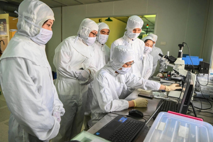 Phòng sạch, Trung tâm Nano và Năng lượng, Trường Đại học Khoa học Tự nhiên, Đại học Quốc gia Hà Nội, nơi đào tạo và nghiên cứu về bán dẫn. (Ảnh: Giang Huy)