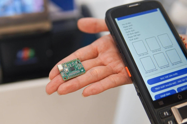 Chip bán dẫn - sản phẩm công nghệ tại Triển lãm Đổi mới sáng tạo VIIE 2025, tháng 10/2025. (Ảnh: Lưu Quý)