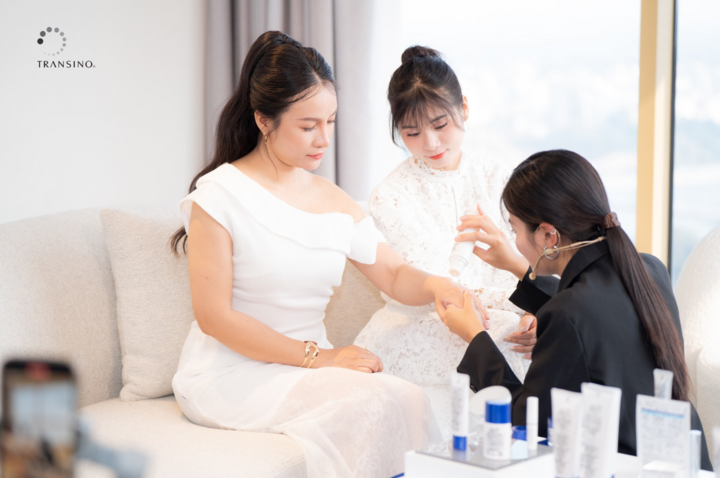 Transino ứng dụng công nghệ chăm sóc nám và dưỡng trắng da chuyên sâu, lành tính.