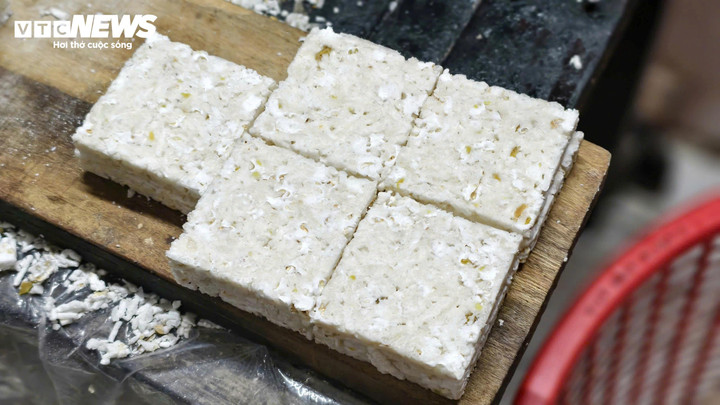 Lãnh đạo UBND xã Tư Nghĩa cho biết, bánh nổ đã được xây dựng thành sản phẩm OCOP địa phương. Thời gian tới, bên cạnh việc giữ vững thương hiệu bánh nổ Điền Trang, địa phương sẽ tiếp tục nhân rộng và phát triển nghề, vừa giữ gìn nghề truyền thống, vừa tạo sinh kế bền vững cho người dân.