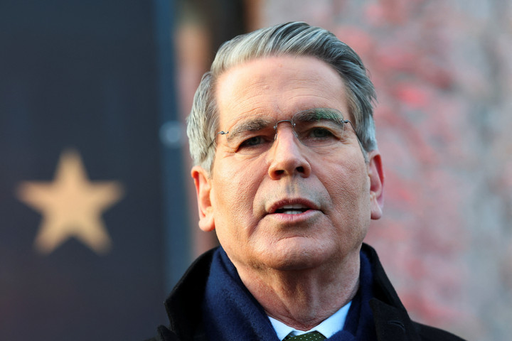 Bộ trưởng Tài chính Mỹ Scott Bessent phát biểu trong khuôn khổ Hội nghị thường niên lần thứ 56 của Diễn đàn Kinh tế Thế giới (WEF) ở Davos, Thụy Sĩ, ngày 19/1/2026. (Ảnh: Reuters/Denis Balibouse)