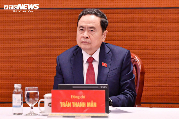 Uỷ viên Bộ Chính trị, Chủ tịch Quốc hội Trần Thanh Mẫn phát biểu trong buổi thảo luận tại Đoàn. (Ảnh: Nhạc Dương)