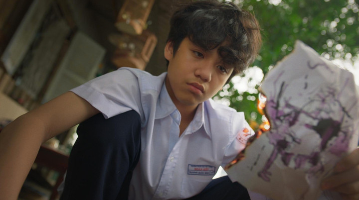 Diễn viên nhí đóng vai chính trong phim Việt đang dẫn đầu phòng vé là ai? - 1