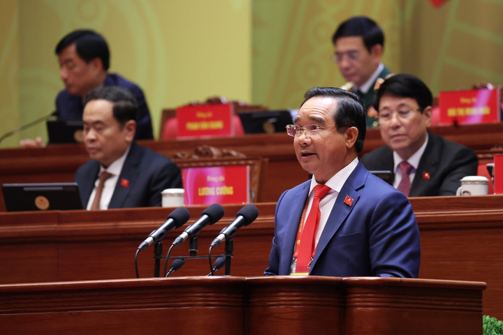 Đồng chí Nguyễn Văn Được, Ủy viên Trung ương Đảng, Phó Bí thư Thành ủy, Chủ tịch Ủy ban nhân dân Thành phố Hồ Chí Minh, tham luận về vấn đề “Phát huy vai trò đầu tàu, xây dựng Thành phố Hồ Chí Minh trở thành trung tâm khoa học, công nghệ và đổi mới sáng tạo mang tầm quốc tế, tạo động lực lan tỏa phát triển cho cả nước”. (Ảnh: TTXVN)