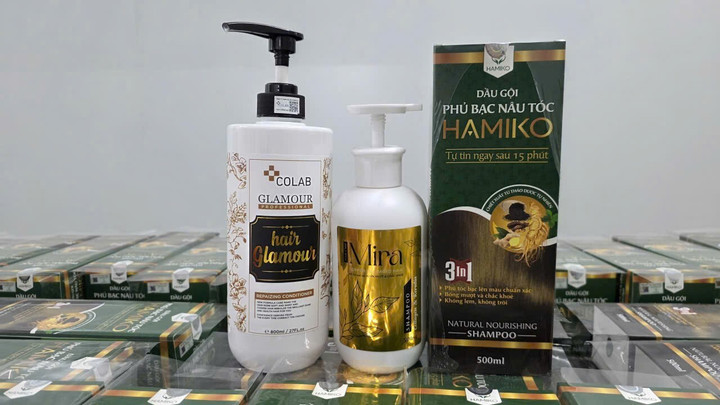 Tang vật lô hàng hóa mỹ phẩm giả bị cơ quan chức năng thu giữ.