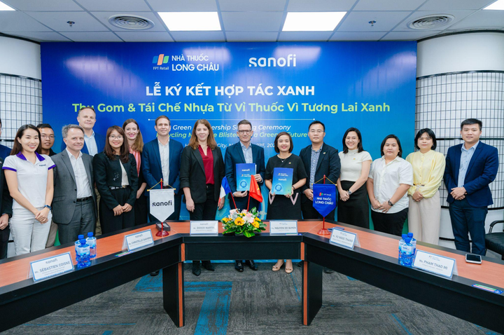 Long Châu cùng Sanofi nâng tầm hợp tác chiến lược, thắt chặt cam kết đồng hành bảo vệ môi trường bền vững và xây dựng cộng đồng khỏe mạnh.