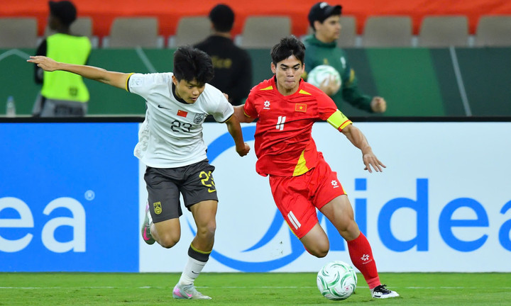 Những bàn thua chóng vánh ở hiệp 2 khiến U23 Việt Nam vỡ trận.