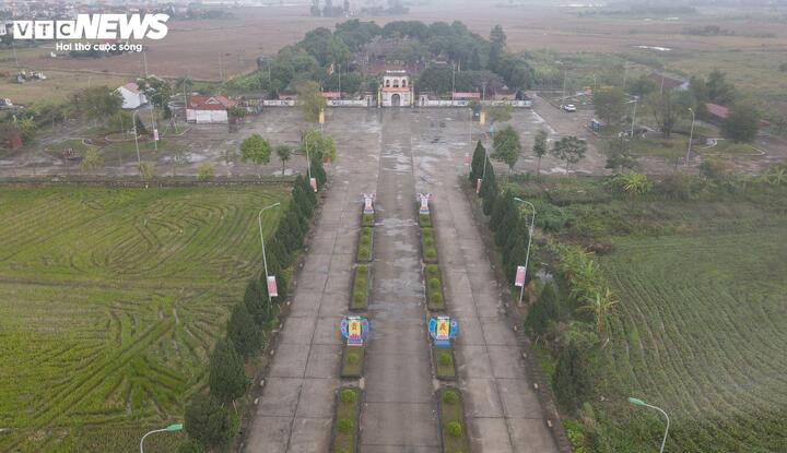 Văn miếu Mao Điền thuộc tỉnh Hải Dương cũ (nay là TP Hải Phòng) - mảnh đất xứ Đông cổ kính, nằm ở cửa ngõ phía Đông kinh thành Thăng Long xưa, một trong “Tứ trấn” của nước Đại Việt. Với tuổi đời gần 600 năm và 644 vị tiến sĩ được đào tạo, Văn miếu Mao Điền không chỉ có quy mô lớn, lịch sử lâu đời đứng thứ hai cả nước sau Văn miếu Quốc Tử Giám (Hà Nội), mà còn được xem là cái nôi của truyền thống văn học, khoa bảng vùng đồng bằng sông Hồng.