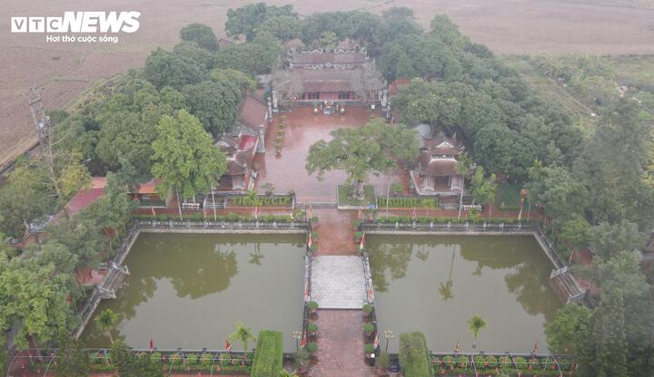 Văn miếu khi chuyển về Mao Điền được thiết kế với nhiều công trình kiến trúc mang đậm nét truyền thống: nhà Bái đường, Hậu cung, Đông vu, Tây vu, Đài nghiên, Tháp bút…có diện tích rộng tới 36.000 m². Nơi đây thường xuyên tổ chức các kỳ thi Hương, tuyển chọn nhân tài từ các trấn thuộc Hải Dương và vùng phía đông kinh thành Thăng Long. Trường thi Hương trấn Hải Dương tại Mao Điền xưa là một trong 6 trường thi tính từ Nghệ An trở ra (bao gồm Nghệ An, Thanh Hóa, Kinh Bắc, Sơn Tây, Sơn Nam Thượng, Hải Dương).