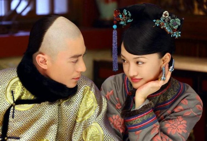 Thời Càn Long, ngân khố của nhà Thanh có rất nhiều bạc tích trữ.