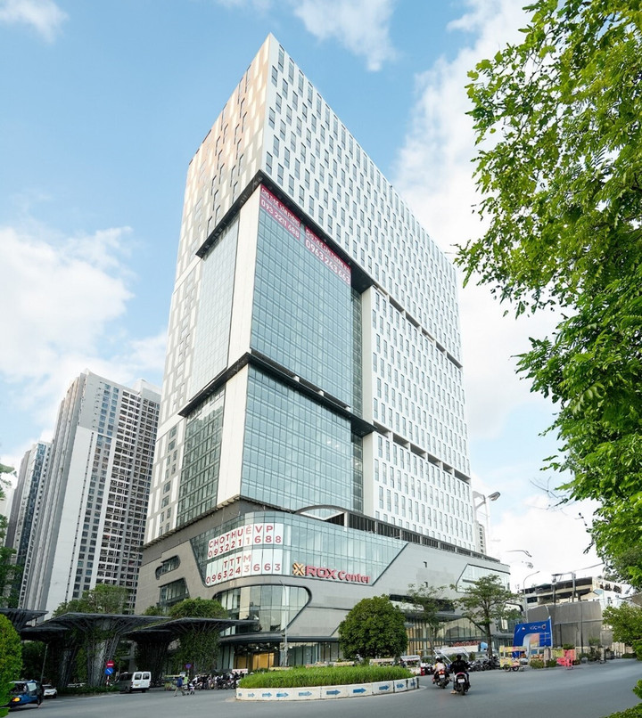 Doanh nghiệp đang hoạt động ổn định thường cân nhắc sở hữu văn phòng thay vì đi thuê.