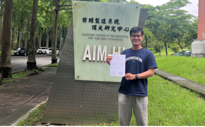 Nguyễn Khắc Long là sinh viên trẻ nhất Việt Nam xuất sắc trúng tuyển học bổng Global Connect Fellowship tại Đại học Công nghệ Nanyang, Singapore.