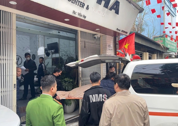 Hiện trường ngôi nhà nơi phát hiện cô gái trẻ tử vong bất thường