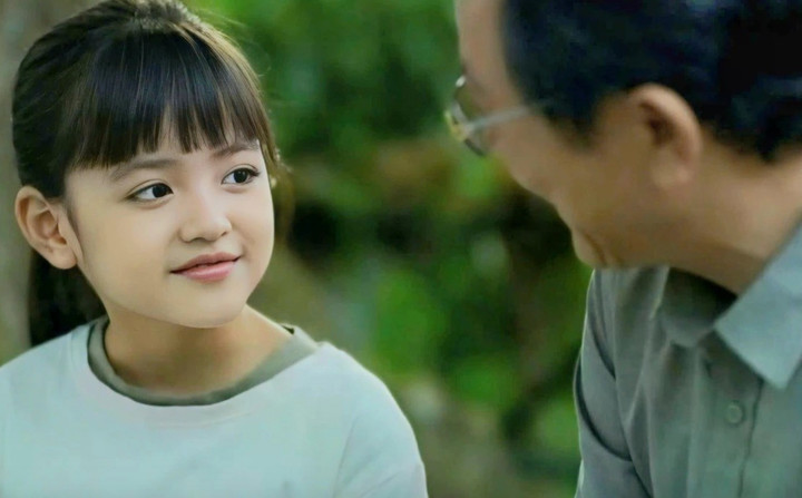 Bộ phim "Gia đình trái dấu" trên sóng giờ vàng VTV3 đang nhận được nhiều quan tâm của khán giả. Sự xuất hiện của nhân vật mới là diễn viên nhí Cherry An Nhiên (Nguyễn Ngọc An Nhiên) những tập gần đây càng khiến phim trở nên hấp dẫn.