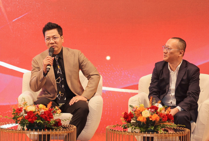 NSND Quốc Hưng và nhạc sĩ Thành Trung.