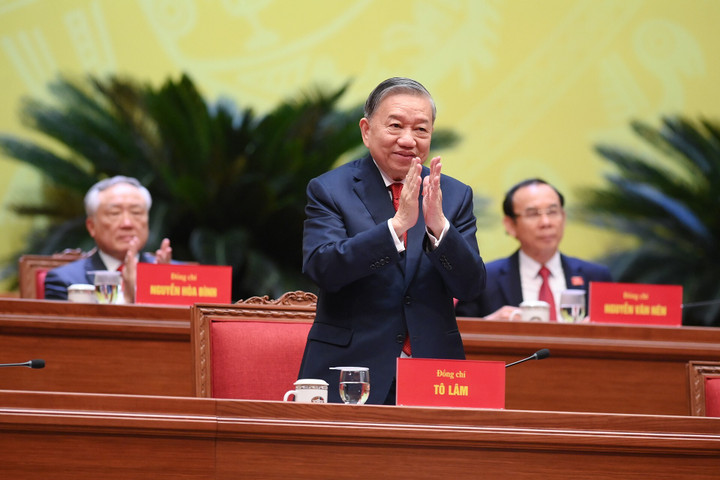Tổng Bí thư Tô Lâm thay mặt Ban chấp hành Trung ương Đảng khóa XIV phát biểu ý kiến.
