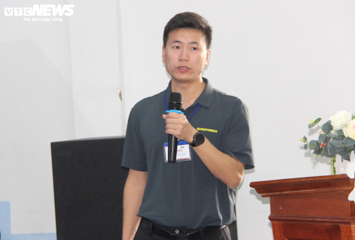 Ông Vương Quốc Triều, Giám đốc Kinh doanh Quốc tế Shenrui (Thượng Hải), chia sẻ kinh nghiệm triển khai mô hình đổi pin xe điện.