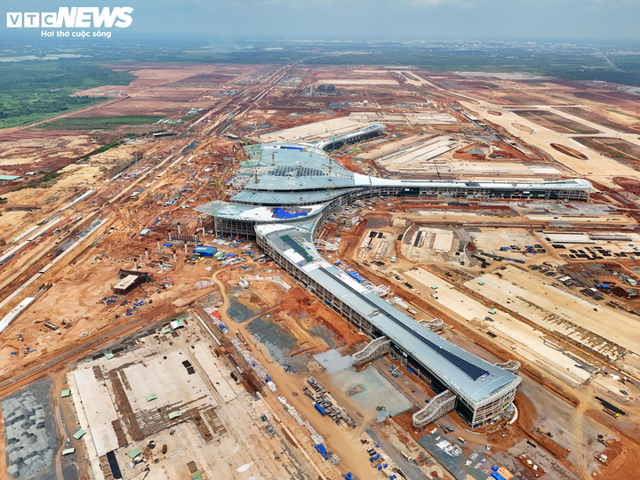 Lợi thế cạnh tranh của bất động sản công nghiệp phía Nam sẽ được nâng lên một mặt bằng mới khi sân bay Long Thành cùng các tuyến vành đai khai thác năm 2026.