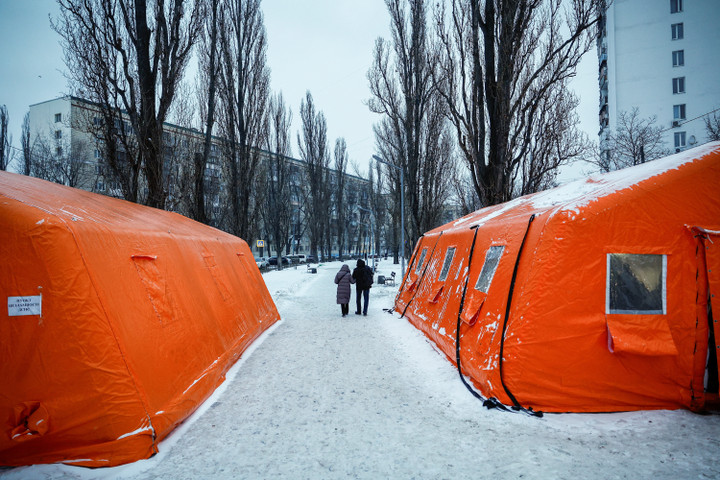 “Điểm Bất Khuất”, khu trú ẩn do chính phủ vận hành, cung cấp sưởi ấm và dịch vụ thiết yếu trong thời gian mất điện, sau các đợt tập kích tên lửa và UAV của Nga nhằm vào hạ tầng dân sự, tại Kiev, Ukraine, ngày 23/1/2026. (Ảnh: Reuters/Alina Smutko)