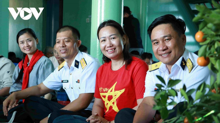 Quân dân vui vầy những ngày đầu năm mới