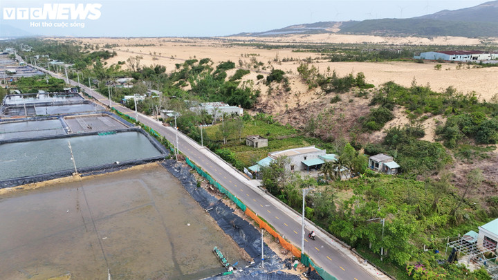 "Chúng tôi nhận thấy tình trạng "treo sau khi thu hồi" là một lỗ hổng trong quản lý đô thị, chúng tôi không phản đối việc phát triển các dự án mà chỉ cần sự rõ ràng và tốc độ. Nếu dự án không thể triển khai, hãy cho người dân có quyền lợi. Nếu có dự án mới, hãy bồi thường và tái định cư thỏa đáng để chúng tôi sớm ổn định cuộc sống", ông Nguyễn Trí bức xúc.