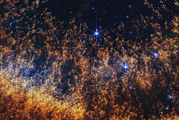 Hình ảnh tàn tích ngôi sao Helix nằm cách Trái Đất 650 năm ánh sáng do NASA công bố. (Ảnh: Dailymail)