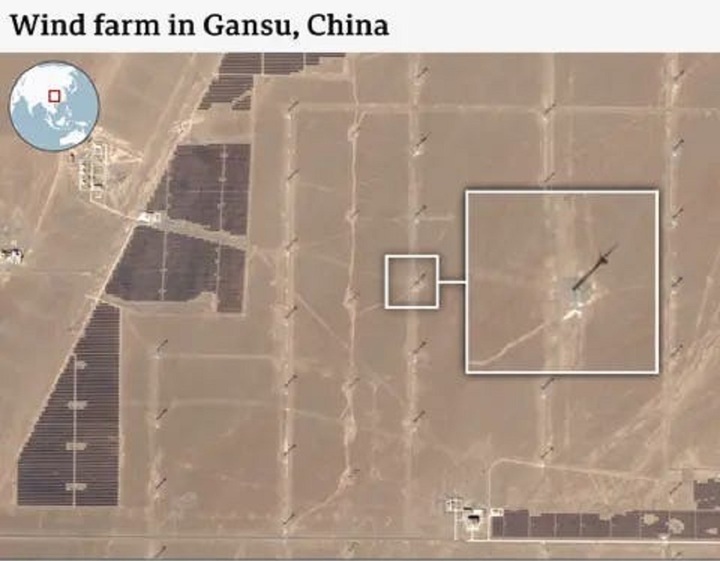 Hình ảnh vệ tinh cho thấy các cột tua-bin tại trang trại điện gió Cam Túc ở Trung Quốc. (Ảnh: Planet Labs PBC)