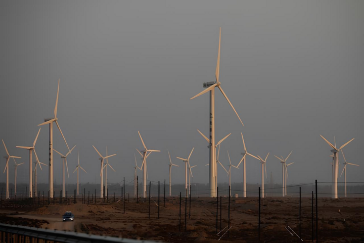 Trung Quốc hiện đứng đầu thế giới về tổng công suất điện gió lắp đặt. (Ảnh: Reuters)