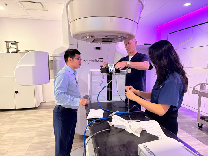 TS. Dương Thanh Tài tham gia khóa huấn luyện chuyên sâu về kỹ thuật xạ trị SBRT tại Đại học UT Southwestern, Mỹ.