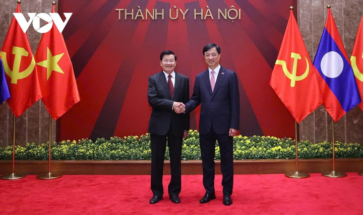 Ủy viên Bộ chính trị, Bí thư Thành ủy Hà Nội Nguyễn Duy Ngọc chủ trì lễ đón và làm việc với Tổng Bí thư, Chủ Tịch nước Lào.