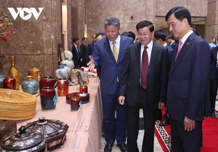 Tổng Bí thư, Chủ tịch nước Lào thăm và làm việc với TP Hà Nội - 4