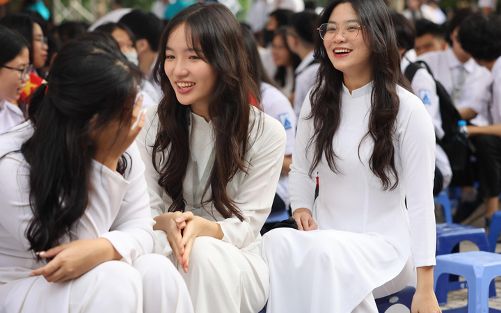 Bộ Giáo dục dự kiến bỏ xét riêng học bạ, giảm 1,5 điểm cộng IELTS so với năm ngoái. (Ảnh minh hoạ)