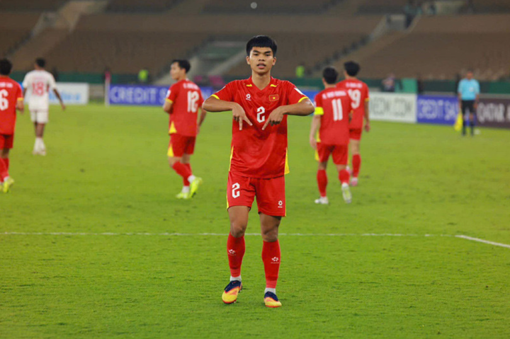 Tiền đạo Lê Phát nhớ mãi lời đặc biệt của HLV Kim Sang-sik sau trận thua Trung Quốc. (Nguồn: VFF)