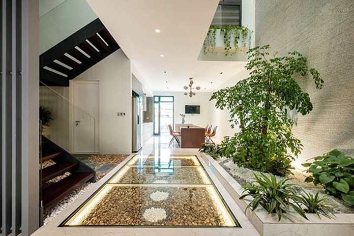 Sàn kính cường lực phù hợp sử dụng ở những khu vực có diện tích nhỏ, cần lấy sáng. (Ảnh: Facebook)