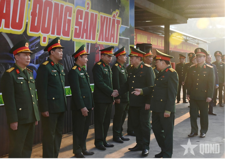 Đại tướng Nguyễn Trọng Nghĩa đến kiểm tra tại cửa lò giếng phụ thuộc Công ty 35