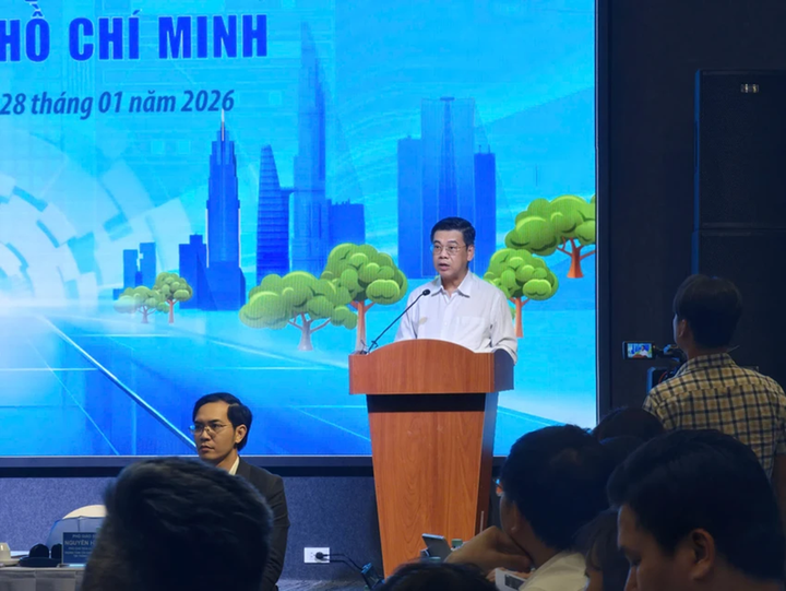 Phó Chủ tịch UBND TP.HCM Nguyễn Văn Dũng phát biểu.