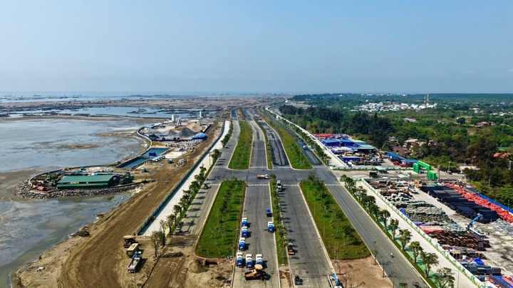 Khu đô thị lần biển Cần Giờ với loạt công trình hiện đại đang được đẩy nhanh đầu tư.