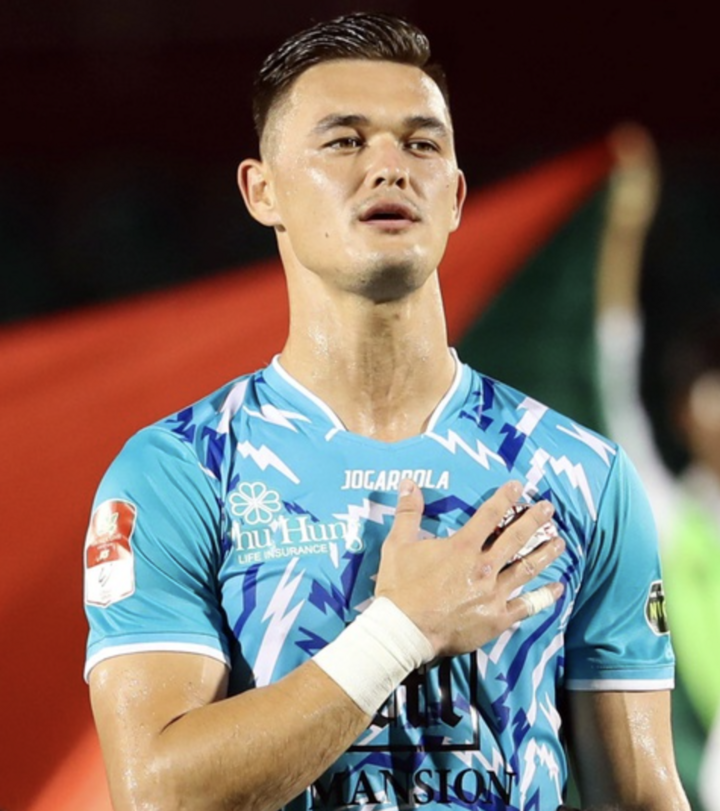 Chủ tịch nước ký quyết định cho nhập quốc tịch Việt Nam đối với cầu thủ Patrik Lê Giang. (Nguồn: VFF)