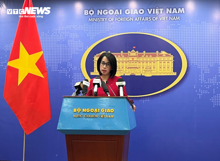 Người phát ngôn Phạm Thu Hằng.