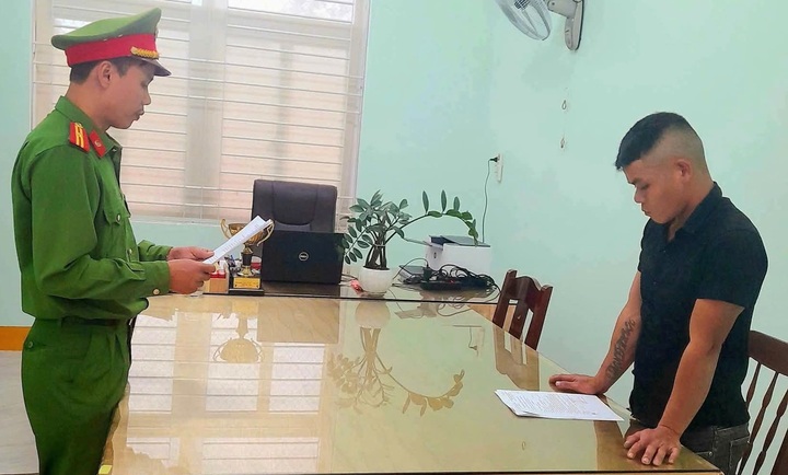 Nguyễn Khánh bị khởi tố vì hành vi trộm cắp tài sản.