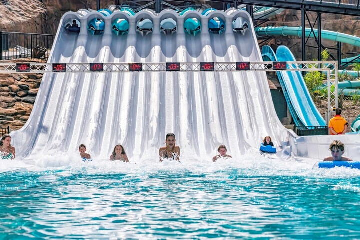 Đường đua nước “Thuyền nhân giao đấu” Sun World Vũng Tàu sở hữu kỷ lục và công nghệ mới nhất.