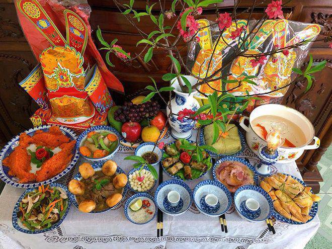 Mâm cỗ cúng ông Công ông Táo ngày 23 tháng Chạp.