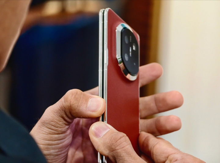 Điện thoại Huawei Mate X7: Khi công nghệ gập đạt độ 'chín' - 1