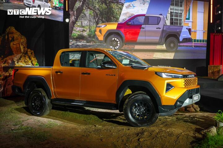 Toyota Hilux thế hệ mới mang thiết kế "Cyber Sumo". (Ảnh: Hùng Cường)