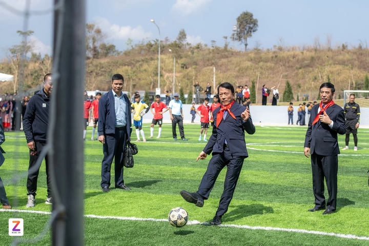 Phút ngẫu hứng của Bộ trưởng Quốc phòng và Bộ trưởng Công an - 7