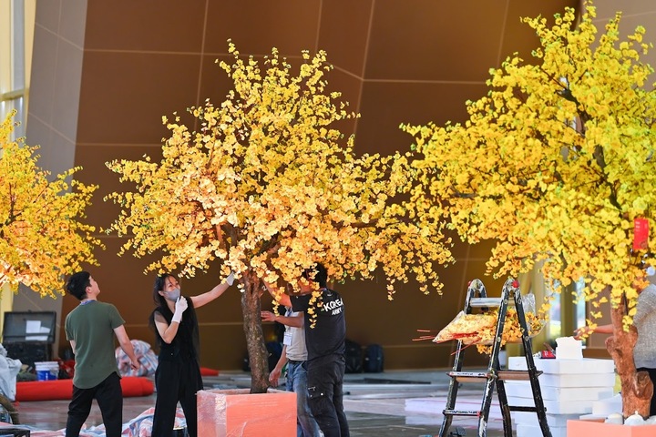 Không khí thi công đang được khẩn trương thực hiện.